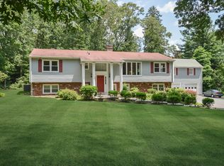 350 Tillinghast Rd, East Greenwich, RI 02818
