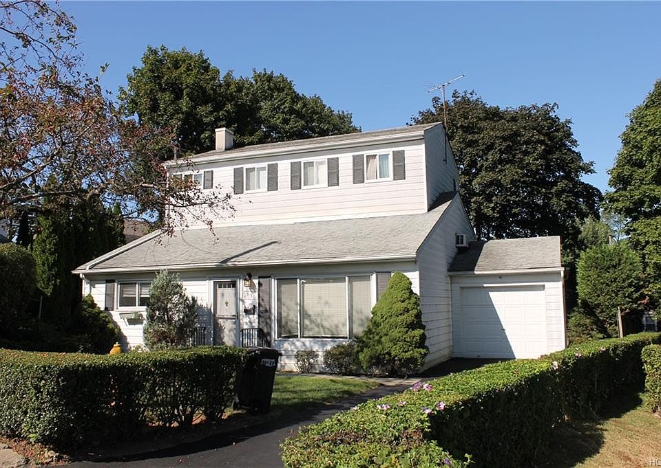 1st image of 33 Autumn Cir
