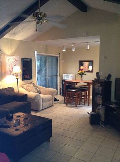 Living/Den