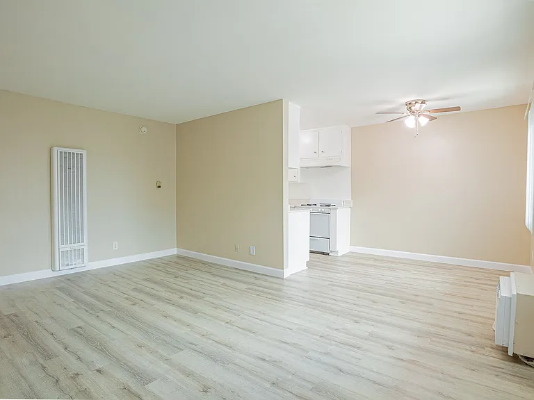 Saticoy Apartments — Photo 13