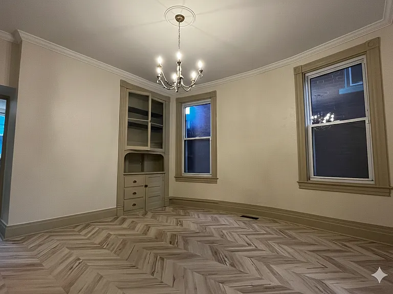 347 Spahr St — Photo 9