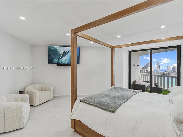3000 Island Blvd #1501 — Photo 10