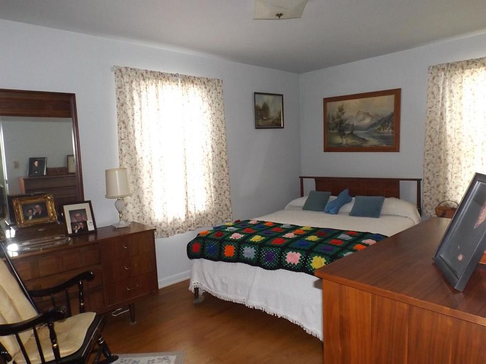 1st image of 147 Ellwood Ave