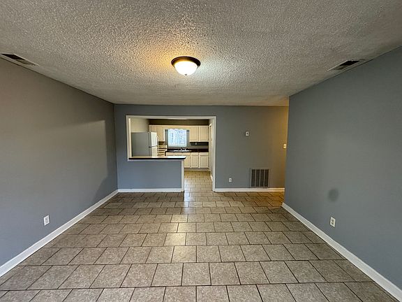 4th image of 2240 Barnor Dr