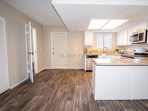 4th image of 6025 Vegas Dr