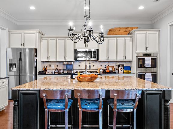 2nd image of 1655 Noah Ln