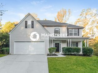 827 Shadow Lake Dr, Lithonia, GA 30058