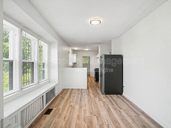 4th image of 5013 S Benton Ave