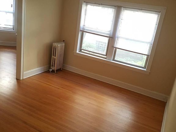 3rd image of 917 Hinman Ave Ste 1