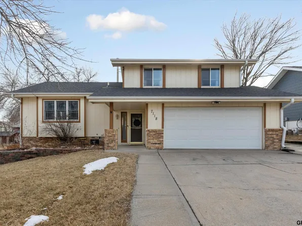 7118 S 48th Avenue Cir, Omaha, NE 68157