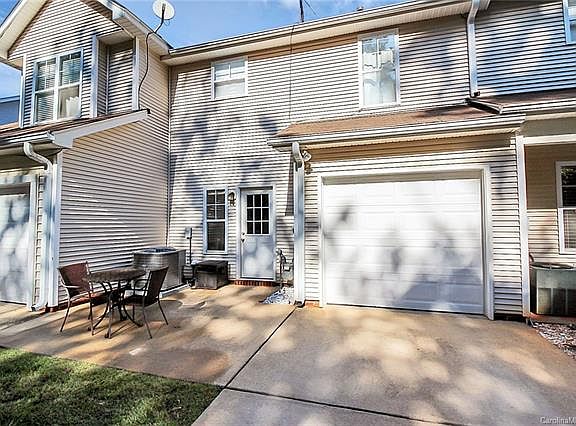 4th image of 8342 Brickle Ln