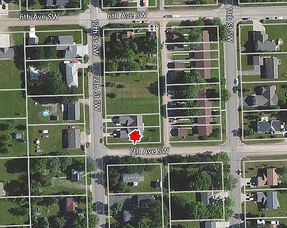 2nd image of 717 12th St SW