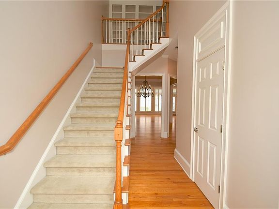 3rd image of 6221 Spalding Dr