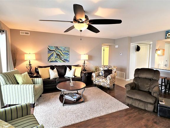 3rd image of 120 Catalina Cir
