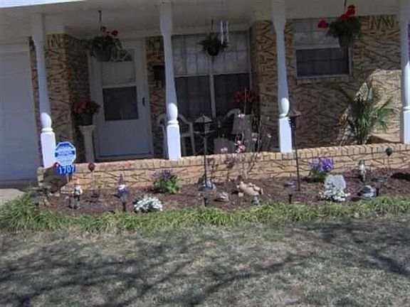 2nd image of 1707 NW Cedarwood Dr