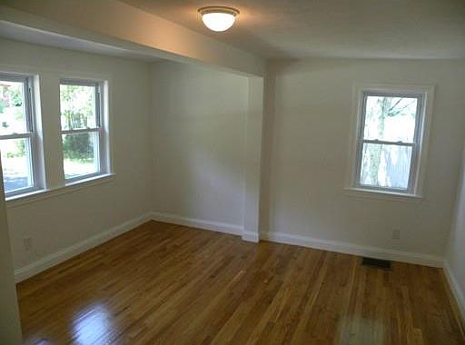 4th image of 483 South St