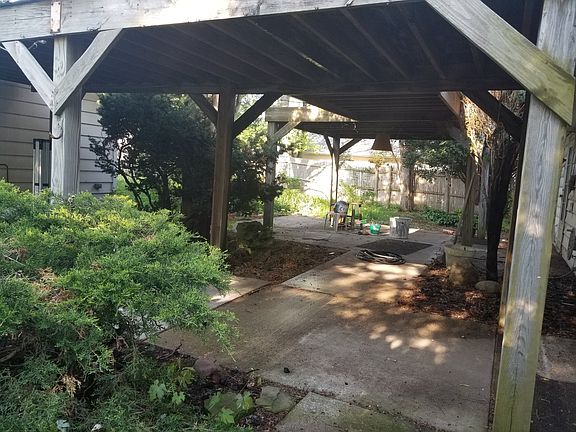 5th image of 2315 Marmion Ave
