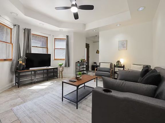 2nd image of 637 19th St #2