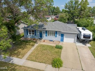 308 Easy St, Bismarck, ND 58504