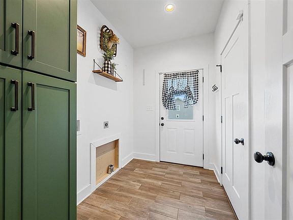 4th image of 8822 Spartan St