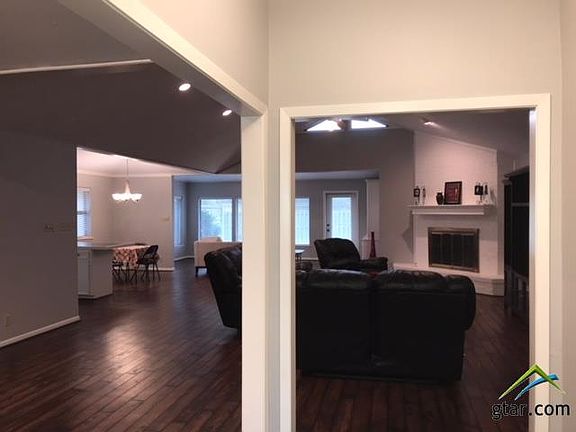 5th image of 235 N Bay Dr