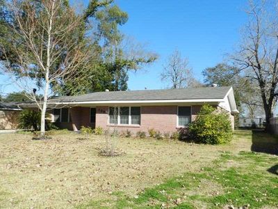 109 Manor Ln, Lake Charles, LA, 70605
