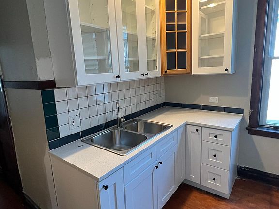 5th image of 4915 W 30th Pl #1F