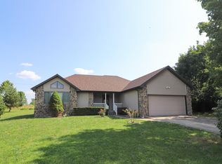 1608 W Lincoln St, Buffalo, MO 65622