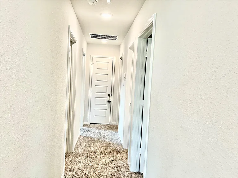 1055 Bluebonnet Trl — Photo 24
