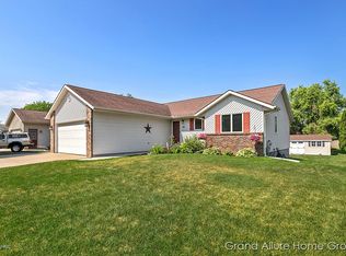 161 Ida Red Ave NW, Sparta, MI 49345