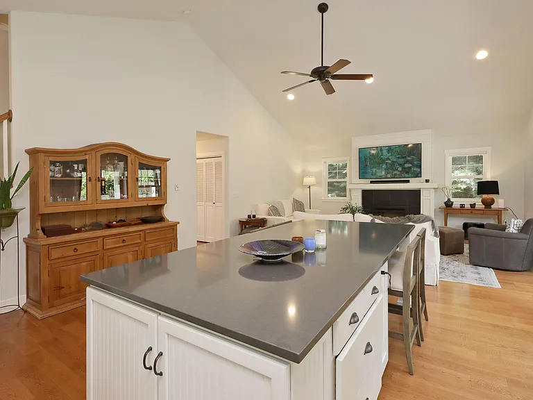 Kitchen island