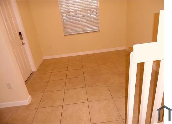 142 SE 28th Ter #12 — Photo 14