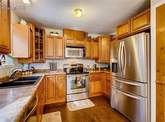 5th image of 63 Glenwood Ln