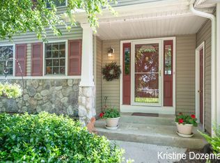 10552 Bridgewater Dr, Zeeland, MI 49464