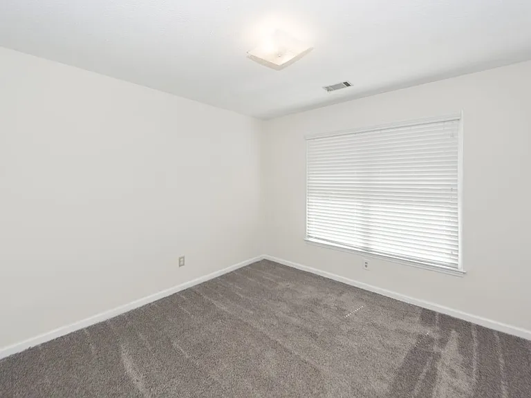 923 River Rd — Photo 29