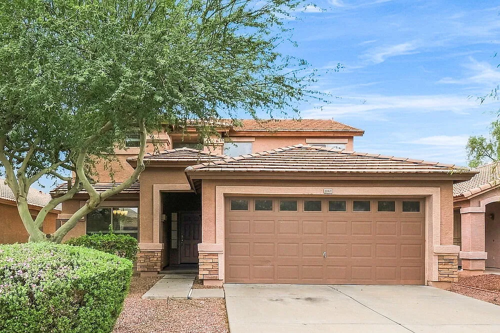 3 bed, 3.0 bath, 1804 sqft, $2,325 — Photo 1