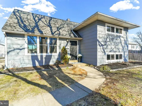 3 Merry Rd, Newark, DE 19713