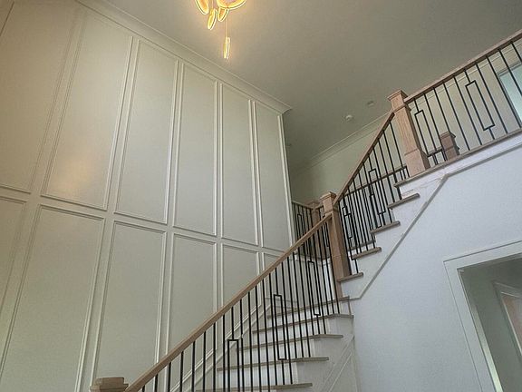 4th image of 1032 Azalea Garden Cir