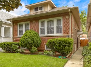 5737 W Waveland Ave, Chicago, IL 60634