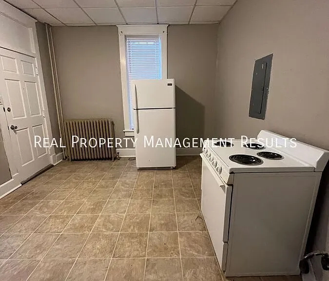 307 SE 2nd St #B — Photo 3