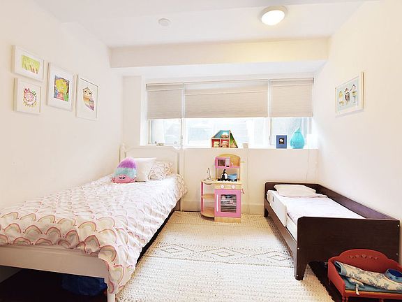 3rd image of 140 Degraw St APT 1A