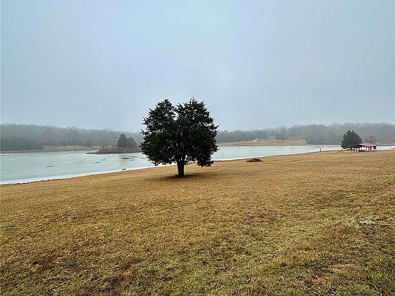 5th image of Lakeview Dr