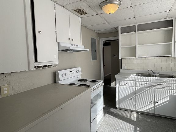 5th image of 318 E 19th St