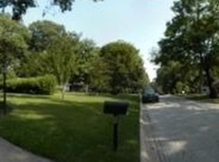 51 Cambridge Ln, Lincolnshire, IL