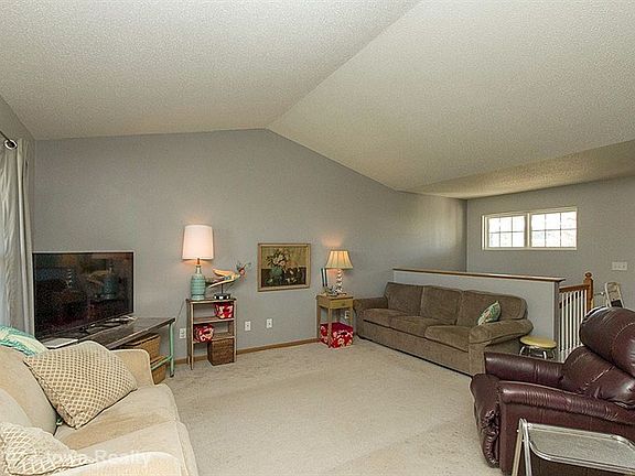 3rd image of 1416 SW Twin Gates Dr