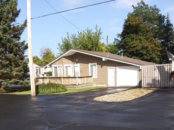 24 Marion Ave
