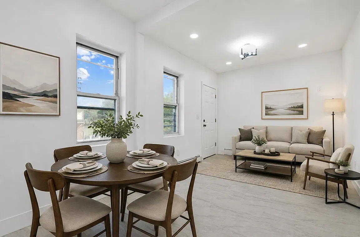 3 bed, 1000 sqft, $3,753 — Photo 2