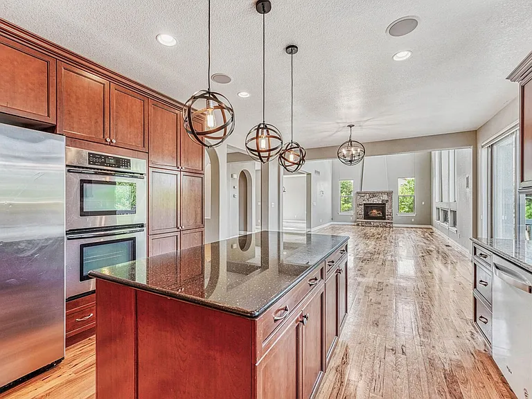 9611 Sunset Hill Dr — Photo 15
