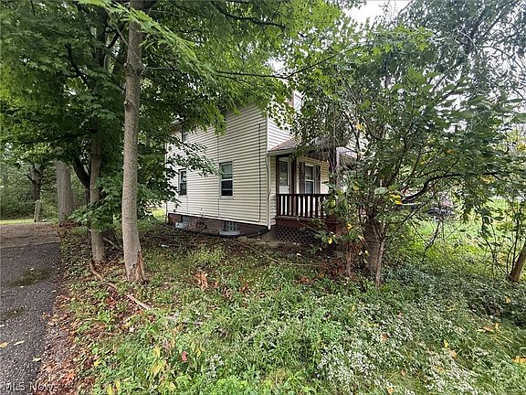 2nd image of 1033 Fairfield Rd