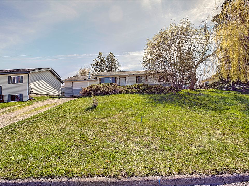 1st image of 403 19th Ave W